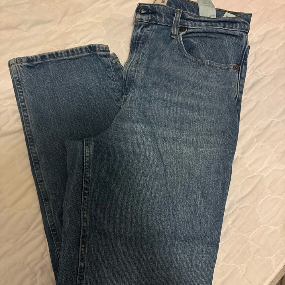 Abercrombie & Fitch 90’s Straight Jean - Picture 3 of 3